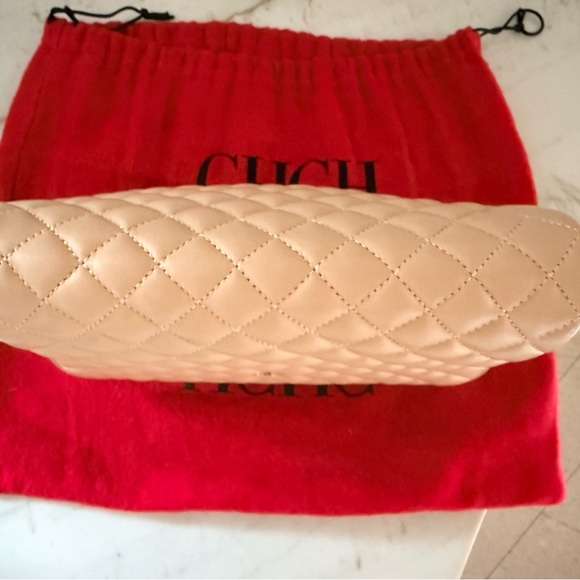 Carolina Herrera Quilted Beige Bag - Picture 7 of 9